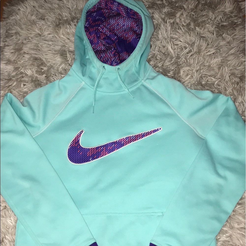 Nike women’s sweatshirt